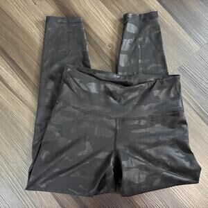 Old Navy Active Pants Women's Small Black Camo Elevate Go-Dry Leggings High Rise